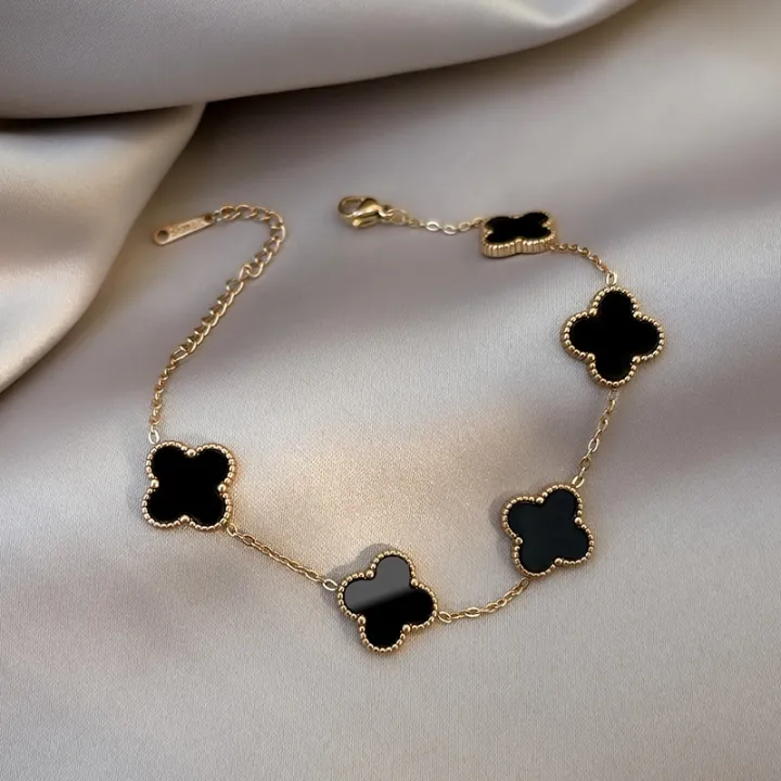 Four-Leaf Clover Five-Flower Bracelet